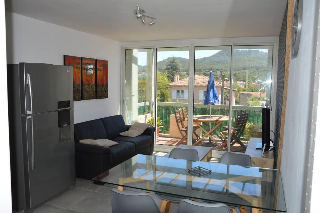 Le Sof Paradis Grand T2 Sur La Plage Des Lecques Saint-Cyr-sur-Mer Luaran gambar
