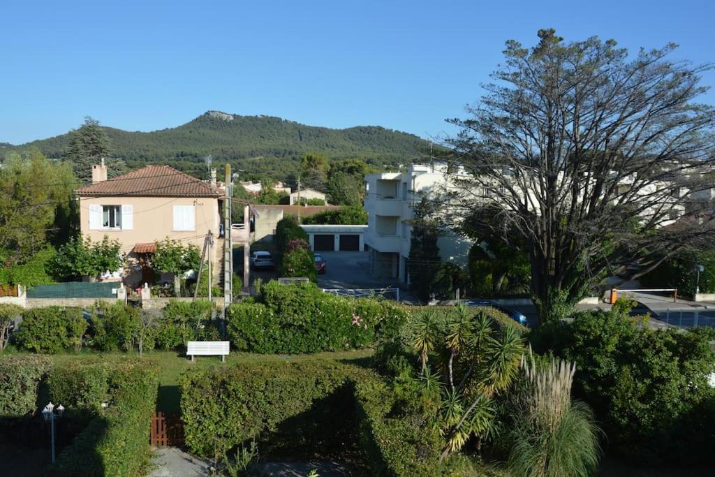 Le Sof Paradis Grand T2 Sur La Plage Des Lecques Saint-Cyr-sur-Mer Luaran gambar